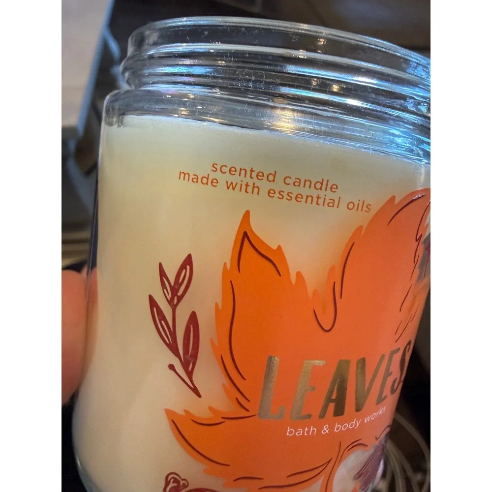 NEW Bath Body Works Leaves Scented Candle‎ Essential Oils Jar 7 oz Autumn Fall - Picture 4 of 5